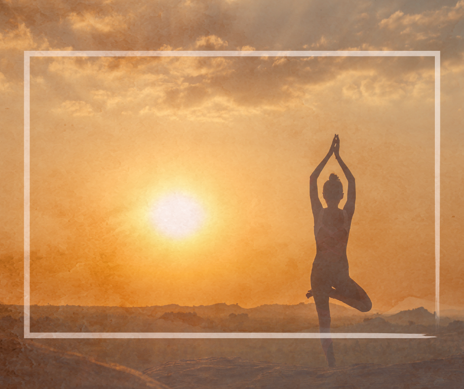 yoga devant coucher du soleil